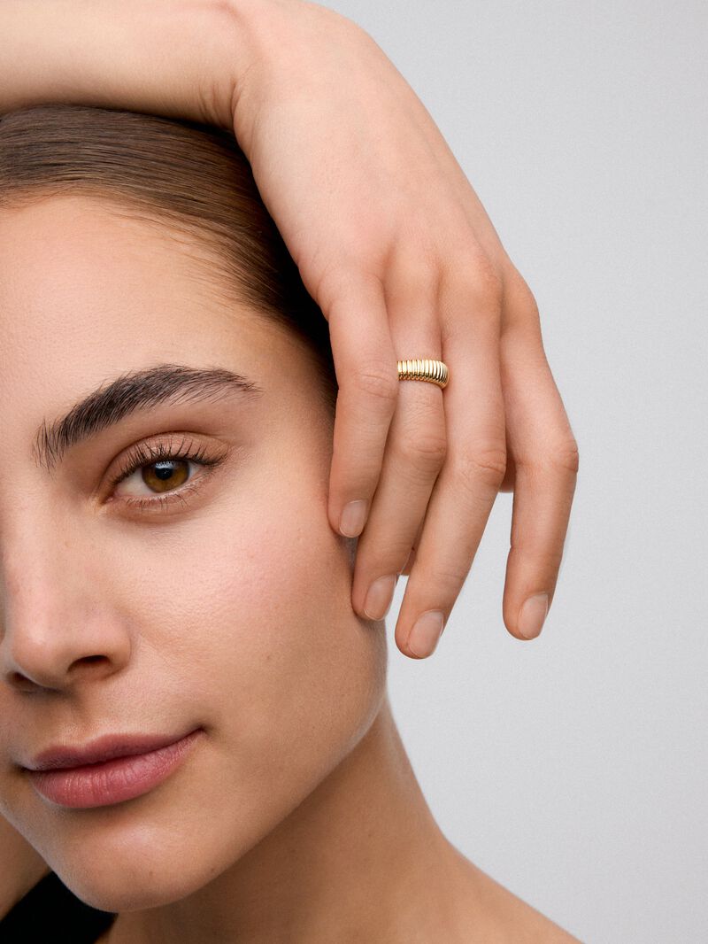 18K Yellow Gold Fluted Ring image number 0