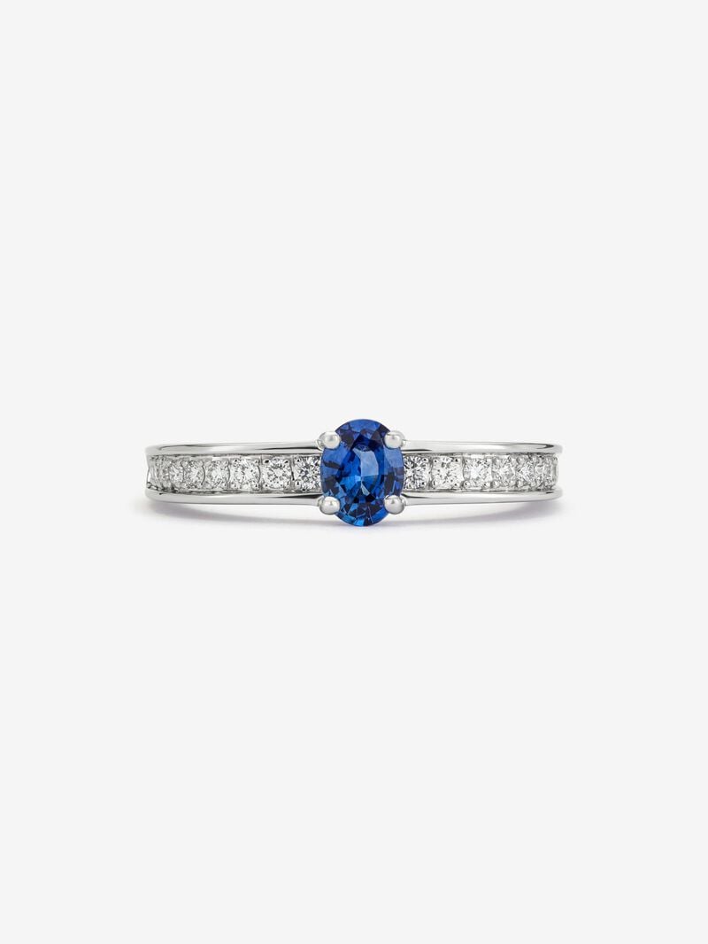 18K white gold ring with oval-cut blue sapphire of 0.47 cts and 22 brilliant-cut diamonds with a total of 0.16 cts image number 1
