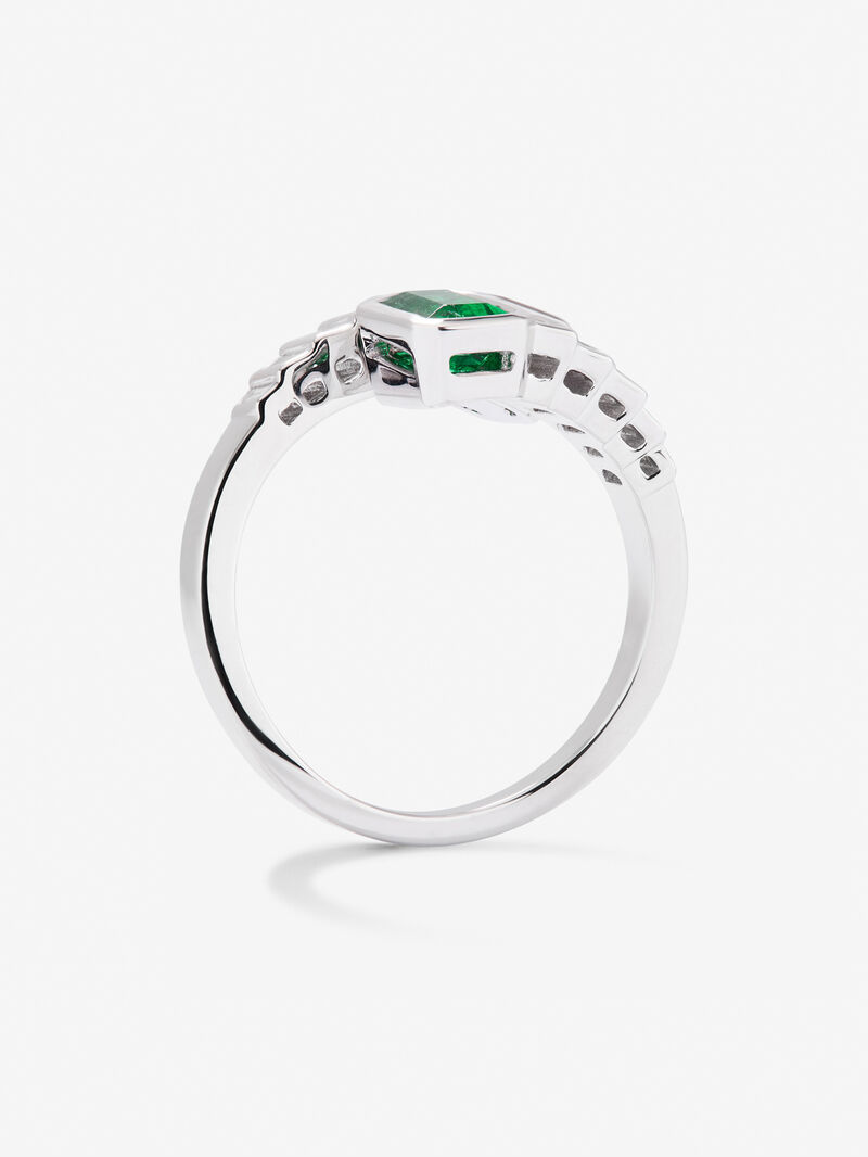 You and me ring in 18K white gold with 2 octagonal-cut green emeralds with a total of 1.28 cts and 10 baguette-cut diamonds with a total of 0.57 cts image number 4