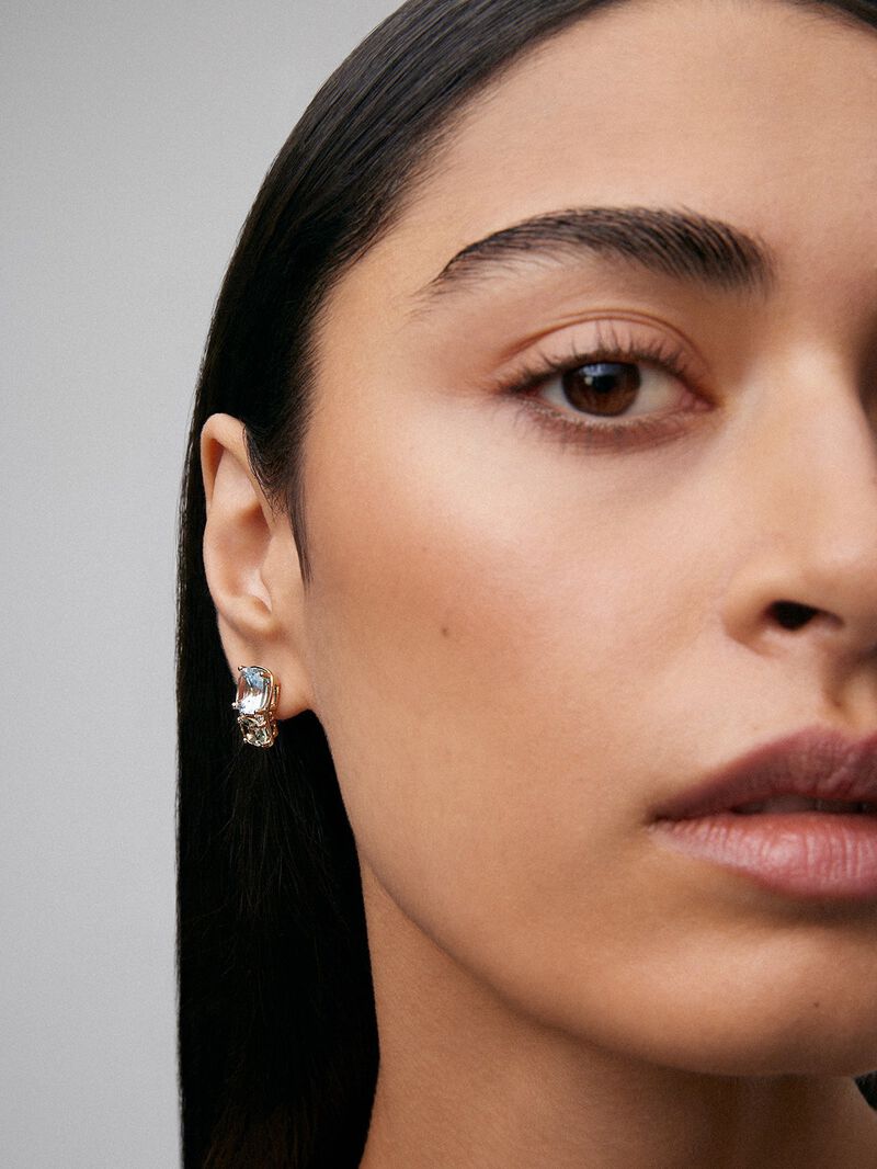 18K yellow gold earrings with 2 cushion-cut sky blue topazes with a total of 6.4 cts, 2 oval-cut green amethysts with a total of 1.62 cts and 4 brilliant-cut diamonds with a total of 0.11 cts image number 0