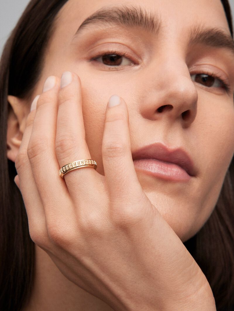 18K yellow gold ring with 50 brilliant-cut diamonds with a total of 0.18 cts image number 2