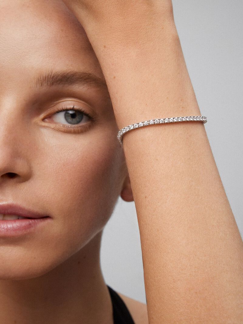 18K white gold rivière bracelet with 62 brilliant-cut diamonds with a total of 3.63 cts image number 0