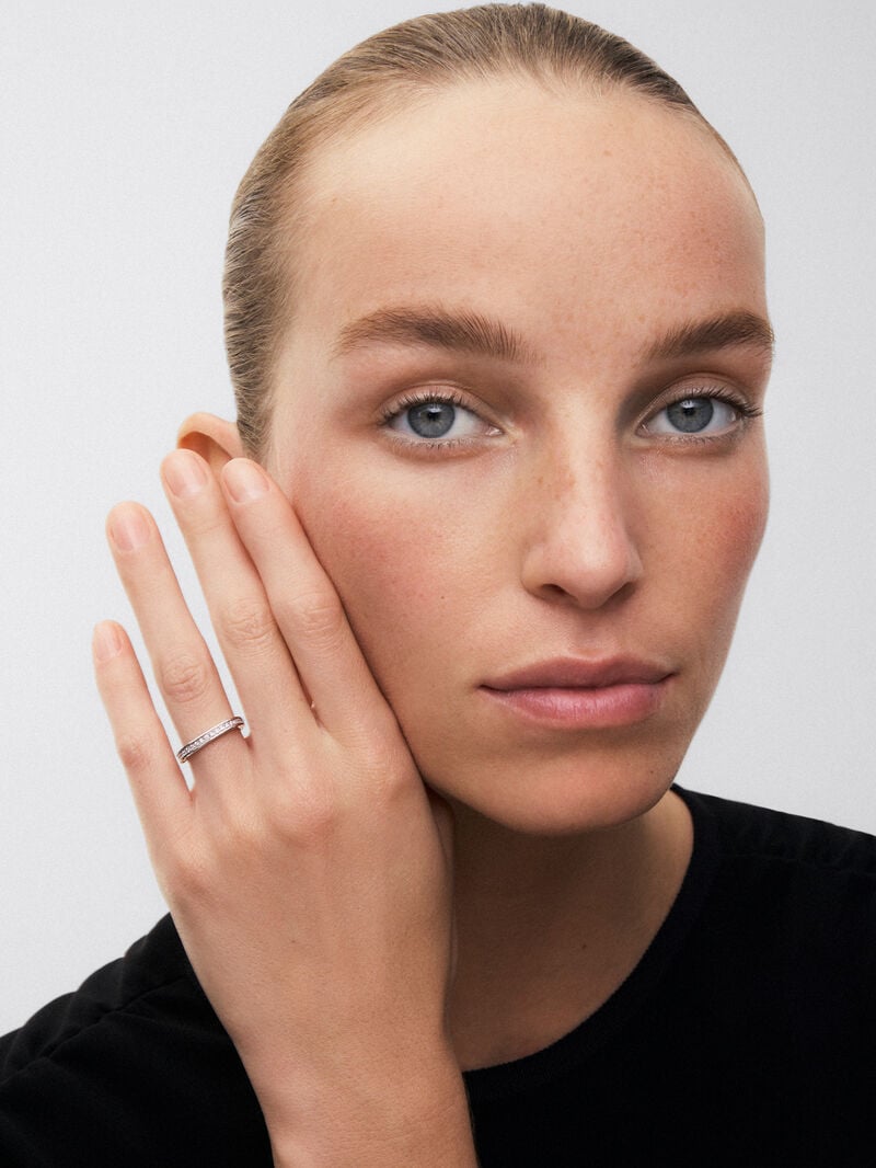 18K white gold alliance ring with 23 brilliant-cut diamonds with a total of 0.18 cts image number 3