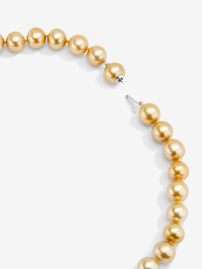 18K white gold necklace with 39 spherical golden pearls image number 4