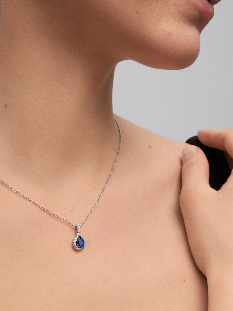 18K white gold pendant with pear-cut blue sapphire of 1.08 cts and brilliant-cut diamonds with a total of 0.1 cts image number 3