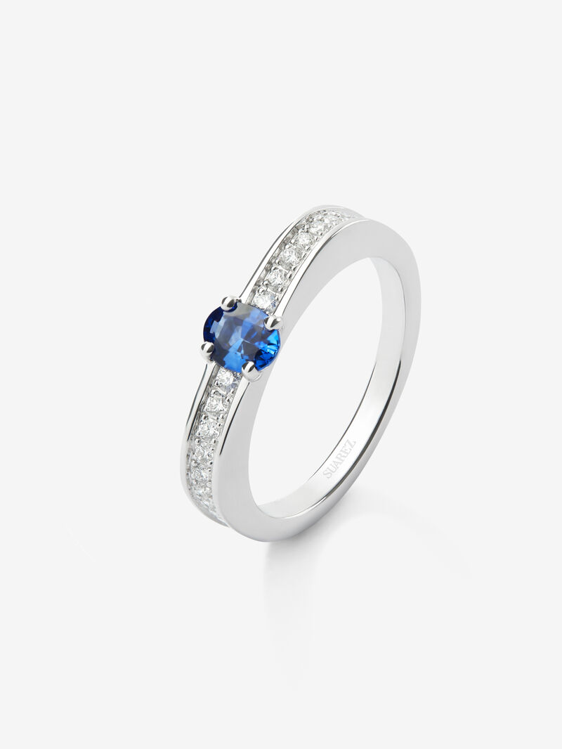 18K white gold ring with oval-cut blue sapphire of 0.47 cts and 22 brilliant-cut diamonds with a total of 0.16 cts image number 0