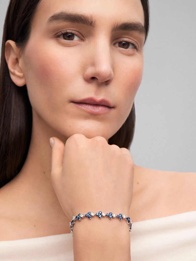 18K White Gold Rivière bracelet with Blue Zafiros in Blind Size 6.62 cts and White Diamonds in Bright Size of 2.85 CTS image number 1