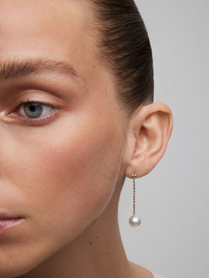 18K rose gold chain earrings with 2 brilliant-cut diamonds with a total of 0.22 cts and 2 9mm pearls image number 3