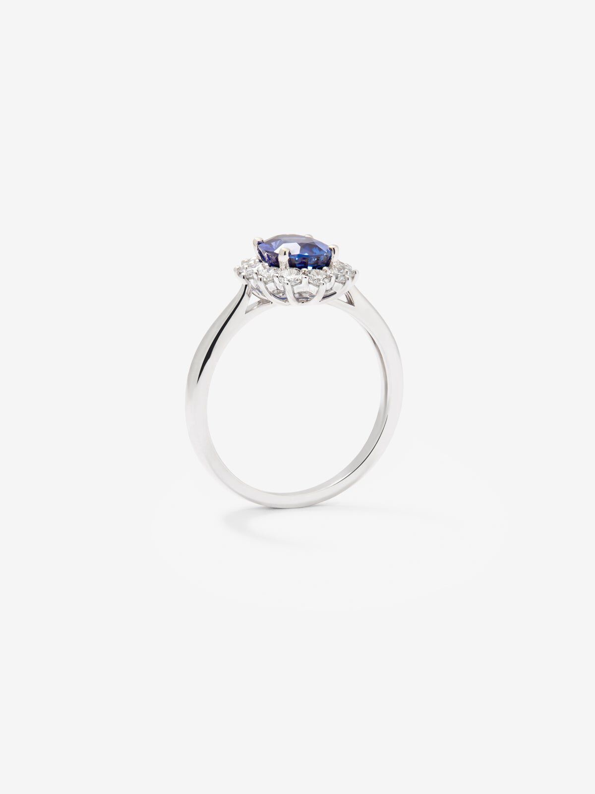 18K White Gold Ring with Royal Blue Zafiro in 2.02 cts oval size Suarez
