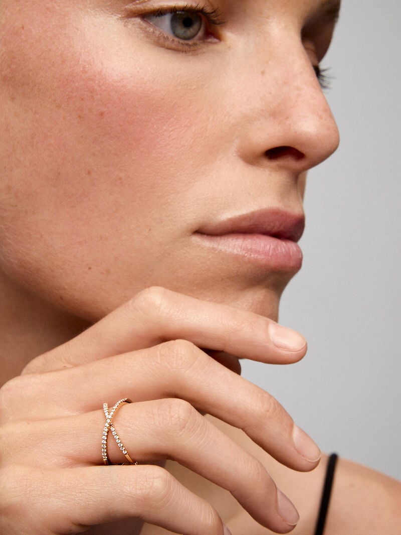18K rose gold cross ring with 33 brilliant-cut white diamonds with a total of 0.2 cts image number 4