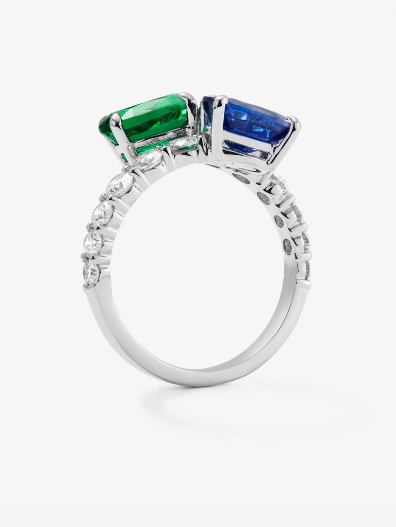 You and me ring in 18K white gold with oval-cut blue sapphire of 1.75 cts, oval-cut emerald of 1.28 cts and 12 brilliant-cut diamonds with a total of 0.25 cts image number 4