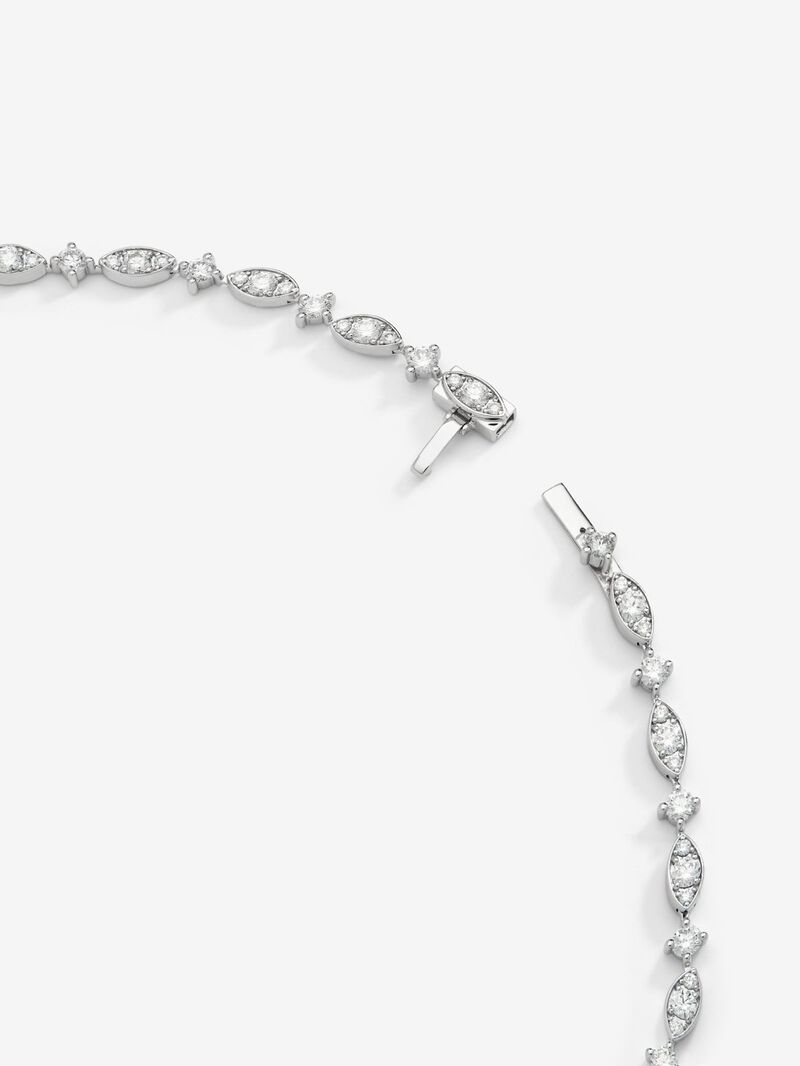 18K white gold necklace with 2 octagonal-cut green emeralds with a total of 3.59 cts and 136 brilliant-cut diamonds with a total of 7.24 cts image number 3