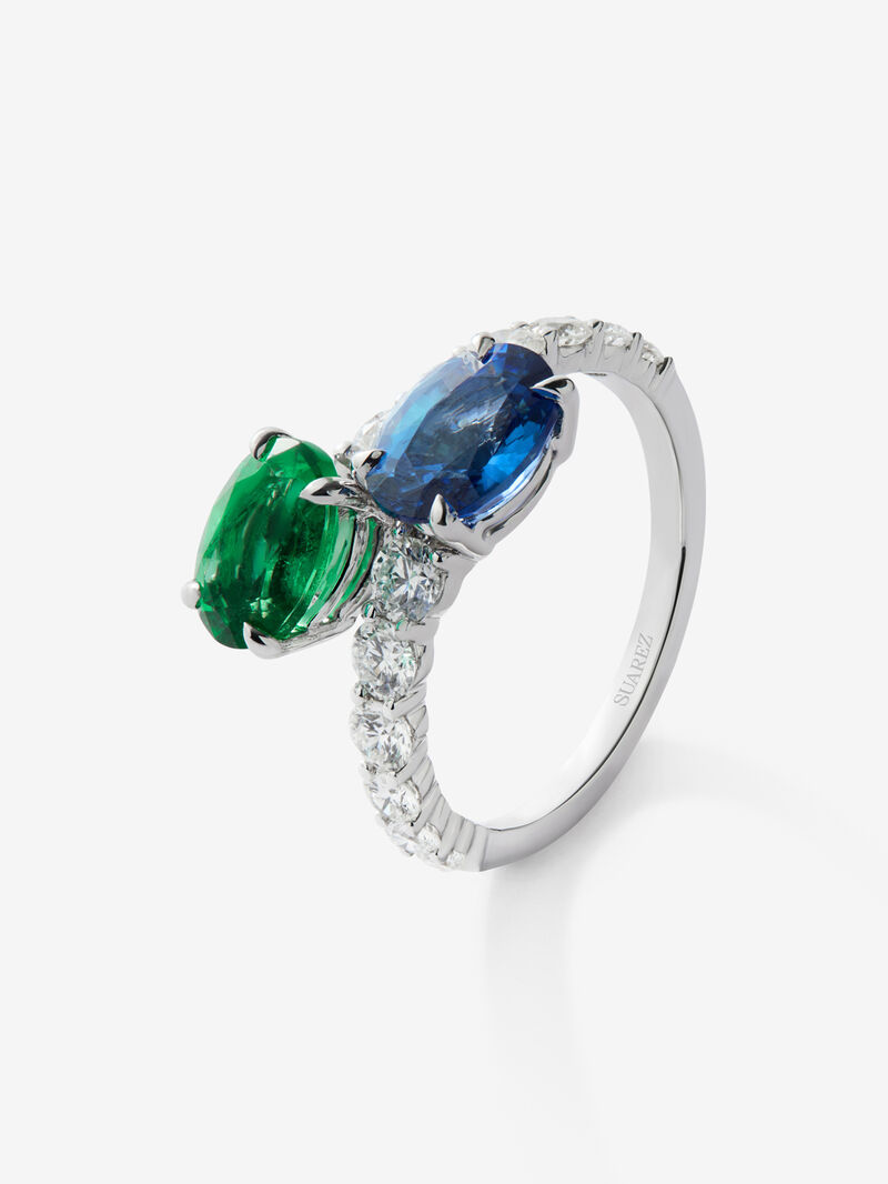 You and me ring in 18K white gold with oval-cut blue sapphire of 1.75 cts, oval-cut emerald of 1.28 cts and 12 brilliant-cut diamonds with a total of 0.25 cts image number 0
