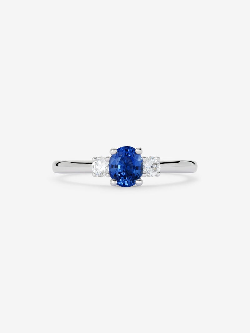 18K white gold triple ring with oval-cut blue sapphire of 0.69 cts and 2 brilliant-cut diamonds with a total of 0.16 cts image number 1