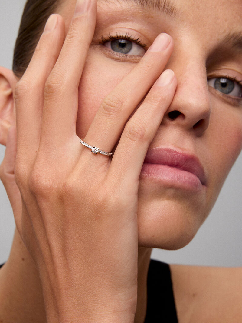 18K White Gold Commitment Ring with Diamonds image number 2
