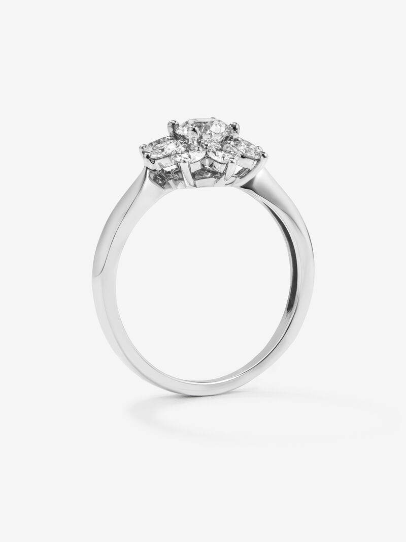 18K White Gold Engagement Solitaire Ring with Diamond image number 4