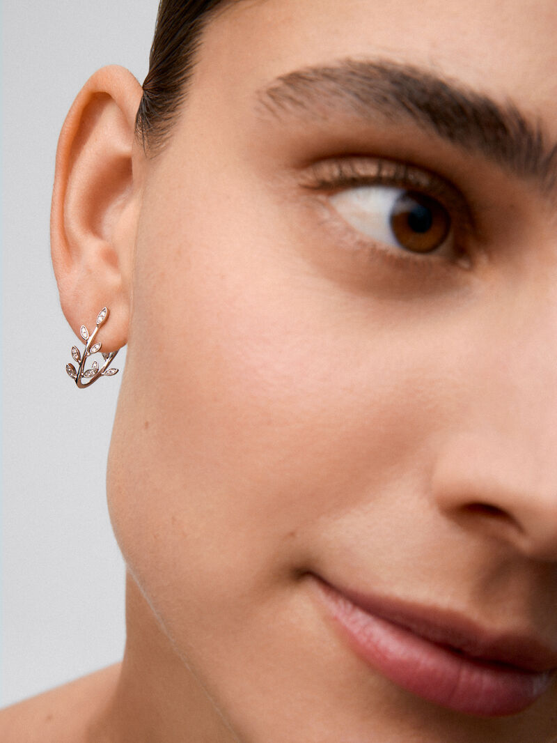 18K white gold earrings with 36 brilliant-cut diamonds with a total of 0.16 cts image number 3