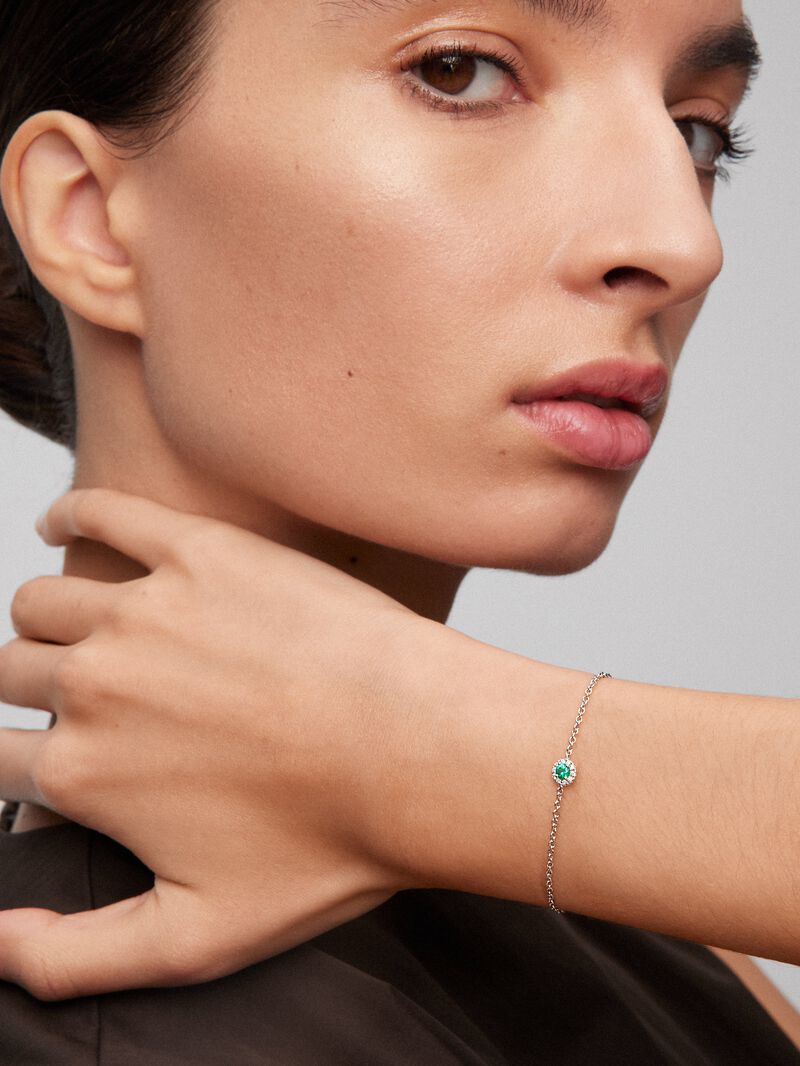 18K white gold bracelet with 0.1 ct brilliant-cut emerald and 0.05 ct brilliant-cut diamonds image number 6
