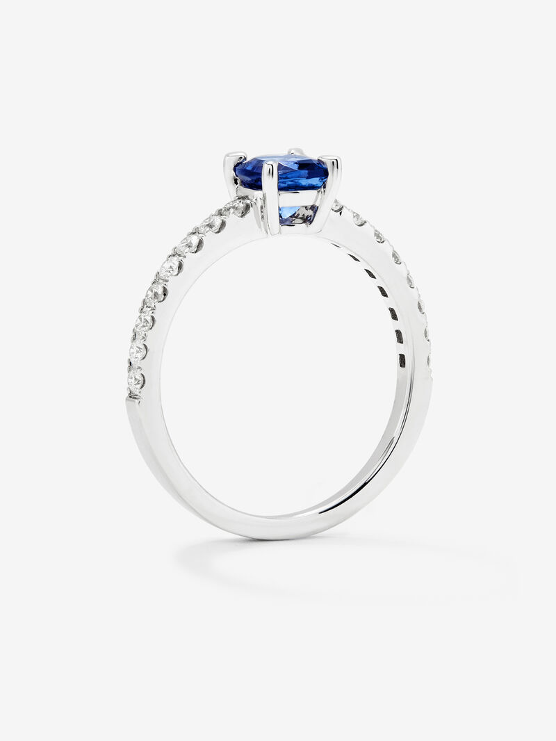 18K white gold solitaire ring with cushion-cut tanzanite of 0.72 cts and 16 brilliant-cut diamonds with a total of 0.26 cts image number 4