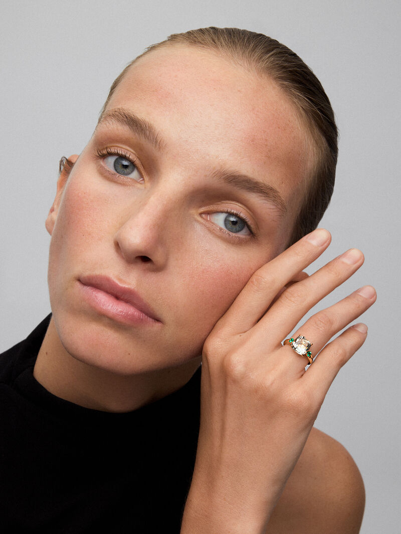 18K yellow gold triple ring with 3.95 ct cushion-cut green amethyst and 0.25 ct brilliant-cut green emeralds image number 1