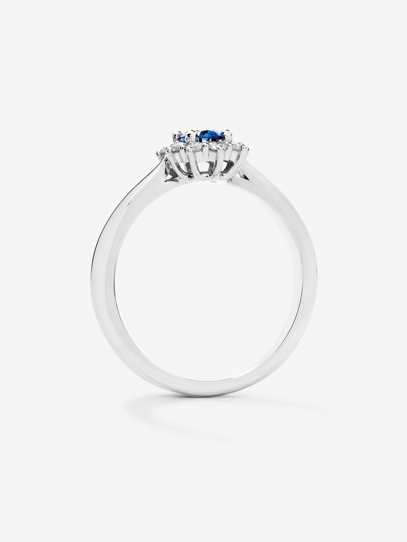 18K white gold ring with oval-cut blue sapphire of 0.38 cts and brilliant-cut diamonds with a total of 0.12 cts image number 4