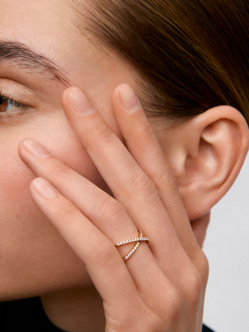 18K rose gold cross ring with 33 brilliant-cut white diamonds with a total of 0.2 cts image number 3