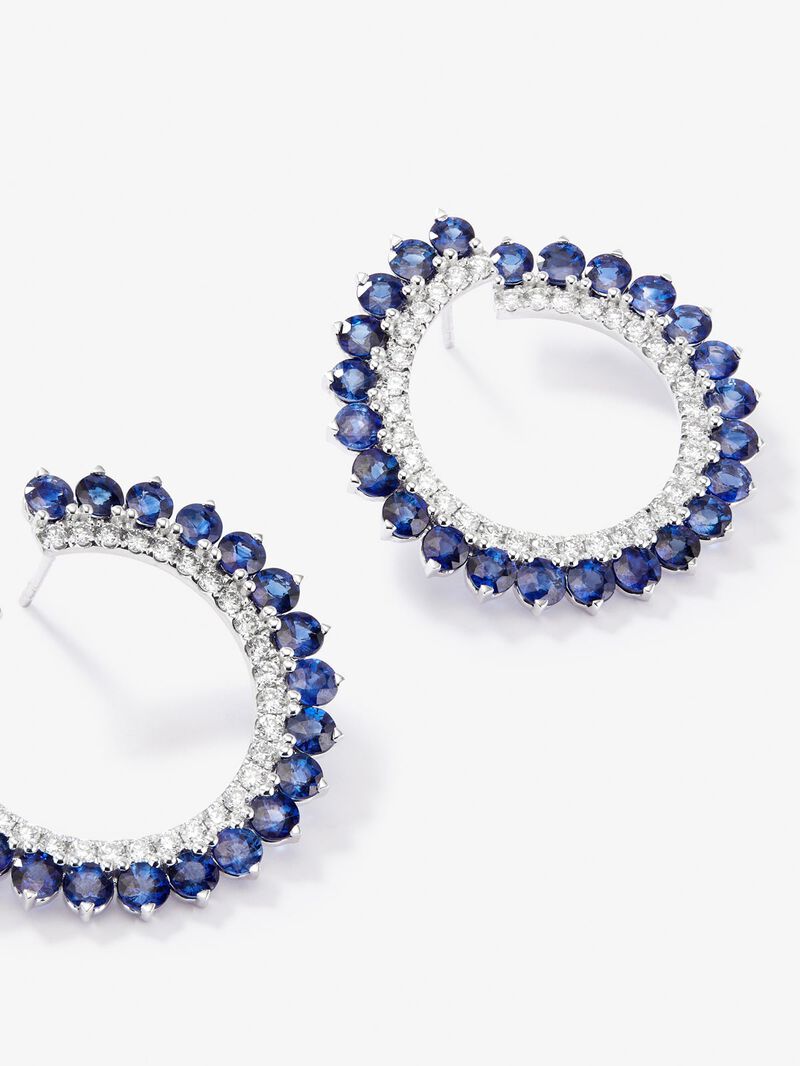 18K white gold hoop earrings with 7.17 ct brilliant-cut blue sapphires and 1.21 ct brilliant-cut diamonds image number 2