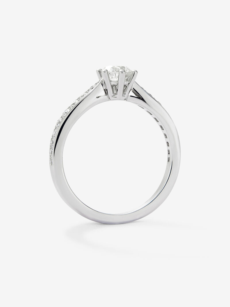 Solitaire ring in 18K white gold with a central 0.50-carat brilliant-cut diamond and additional diamonds totaling 0.25 cts image number 4
