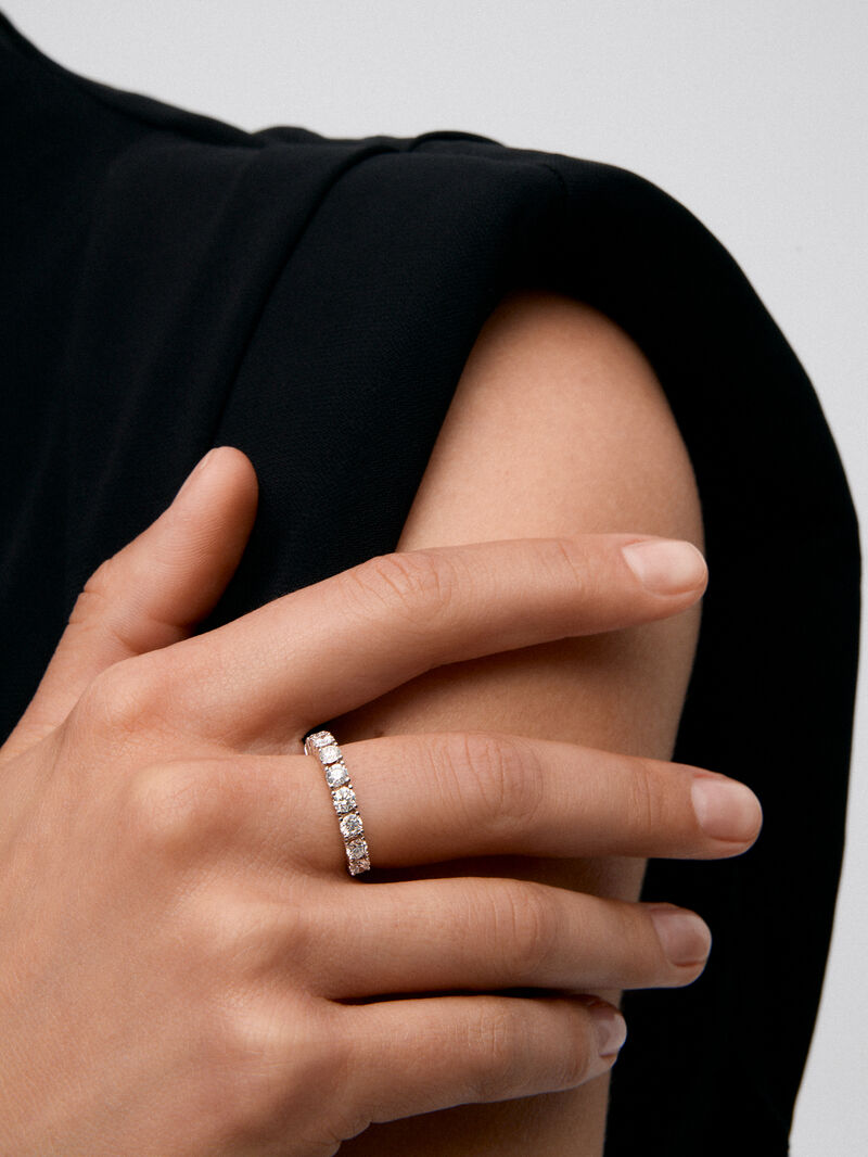 Half ring in 18K white gold with 9 brilliant-cut diamonds with a total of 1.22 cts image number 3