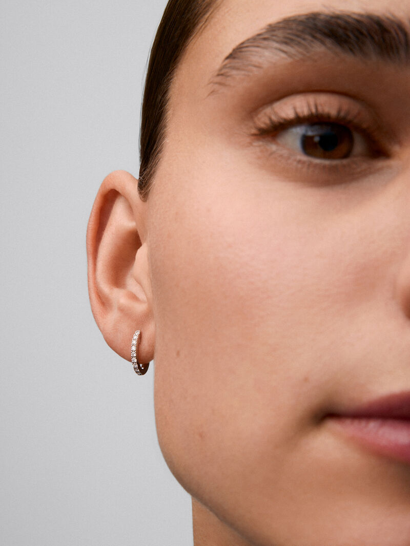 18K white gold earrings with 18 brilliant-cut diamonds with a total of 0.26 cts image number 3