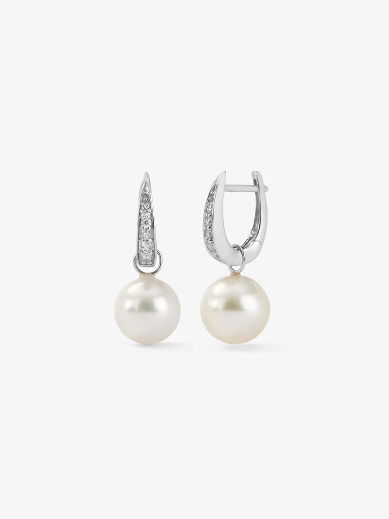 18K white gold earrings with 2 9.5mm pearls and 10 brilliant-cut diamonds with a total of 0.12 cts image number 0