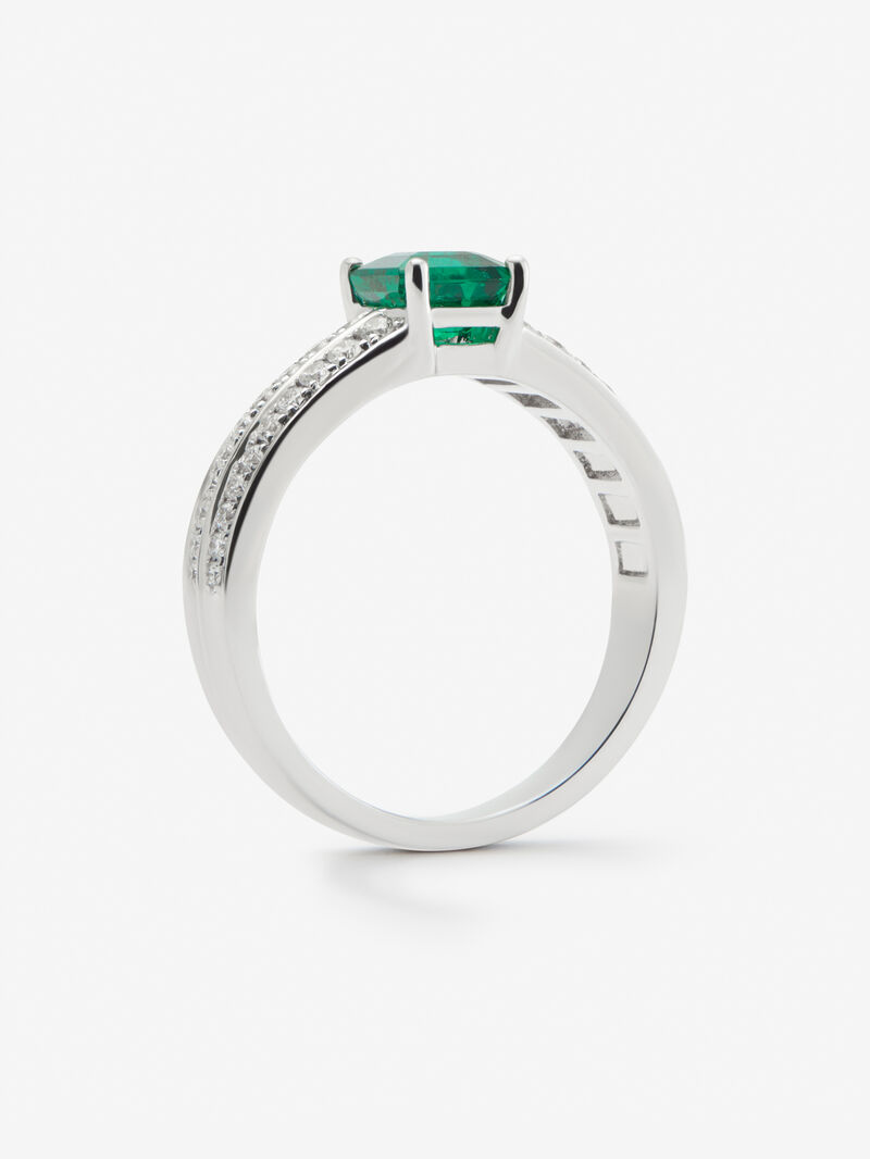 18K white gold ring with octagonal cut emerald of 0.62 cts and 52 brilliant cut diamonds with a total of 0.19 cts image number 4