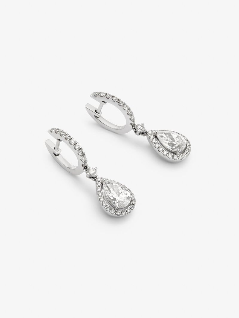 18K white gold earrings with 2.56 ct pear-cut and brilliant-cut diamonds image number 2
