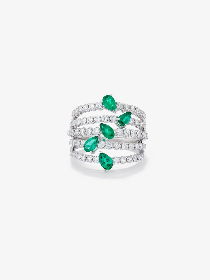 18K white gold ring with 60 brilliant-cut diamonds with a total of 1.02 cts and 5 pear-cut green emeralds with a total of 0.92 cts image number 3
