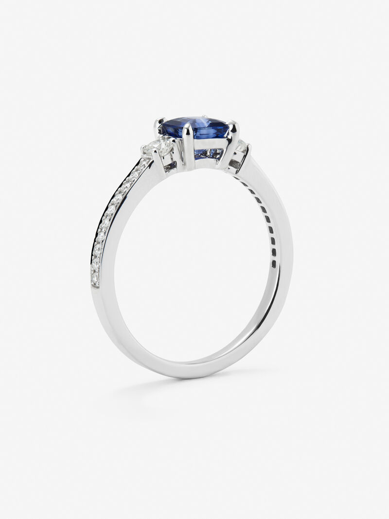 18K white gold triple ring with octagonal-cut blue sapphire of 0.7 cts and 2 brilliant-cut diamonds with a total of 0.26 cts image number 4