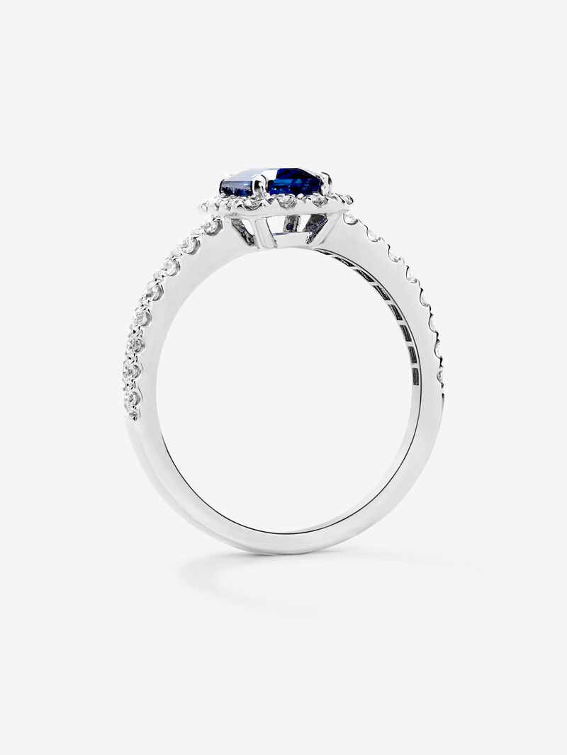 18K white gold ring with octagonal-cut blue sapphire of 1.12 cts and 30 brilliant-cut diamonds with a total of 0.27 cts image number 2