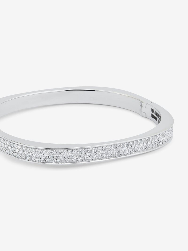 18K White Gold Rigid Bracelet with Brilliant-Cut Pavé Diamonds image number 2
