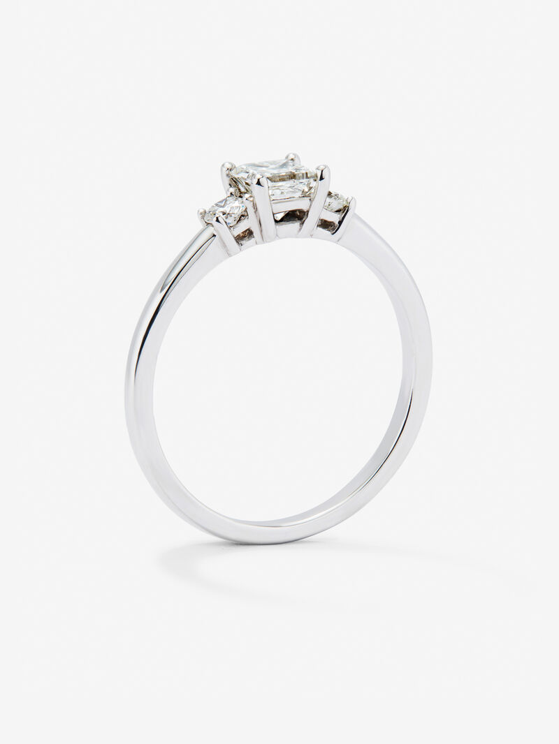 18K white gold triple ring with princess cut diamond of 0.4 cts and 2 brilliant cut diamonds with a total of 0.14 cts image number 2