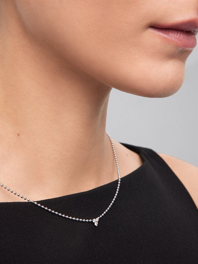 18K white gold pendant with 3 brilliant-cut diamonds with a total of 0.18 cts image number 1
