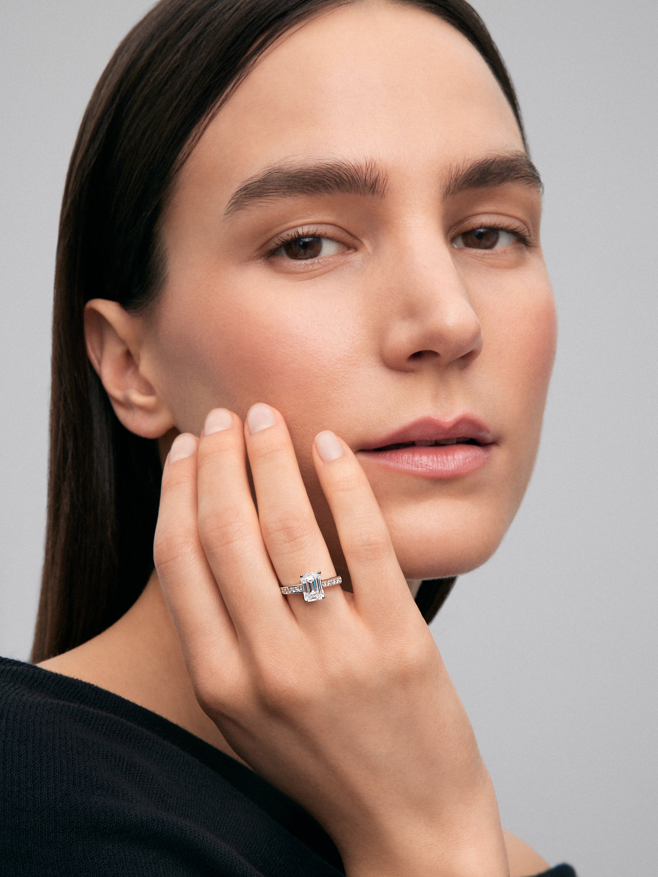 Anillo solitario suarez 2025