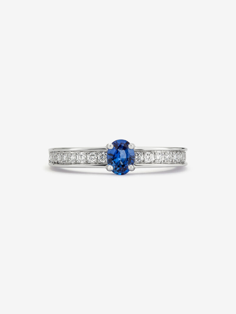 18K white gold ring with oval-cut blue sapphire of 0.47 cts and 22 brilliant-cut diamonds with a total of 0.16 cts image number 1