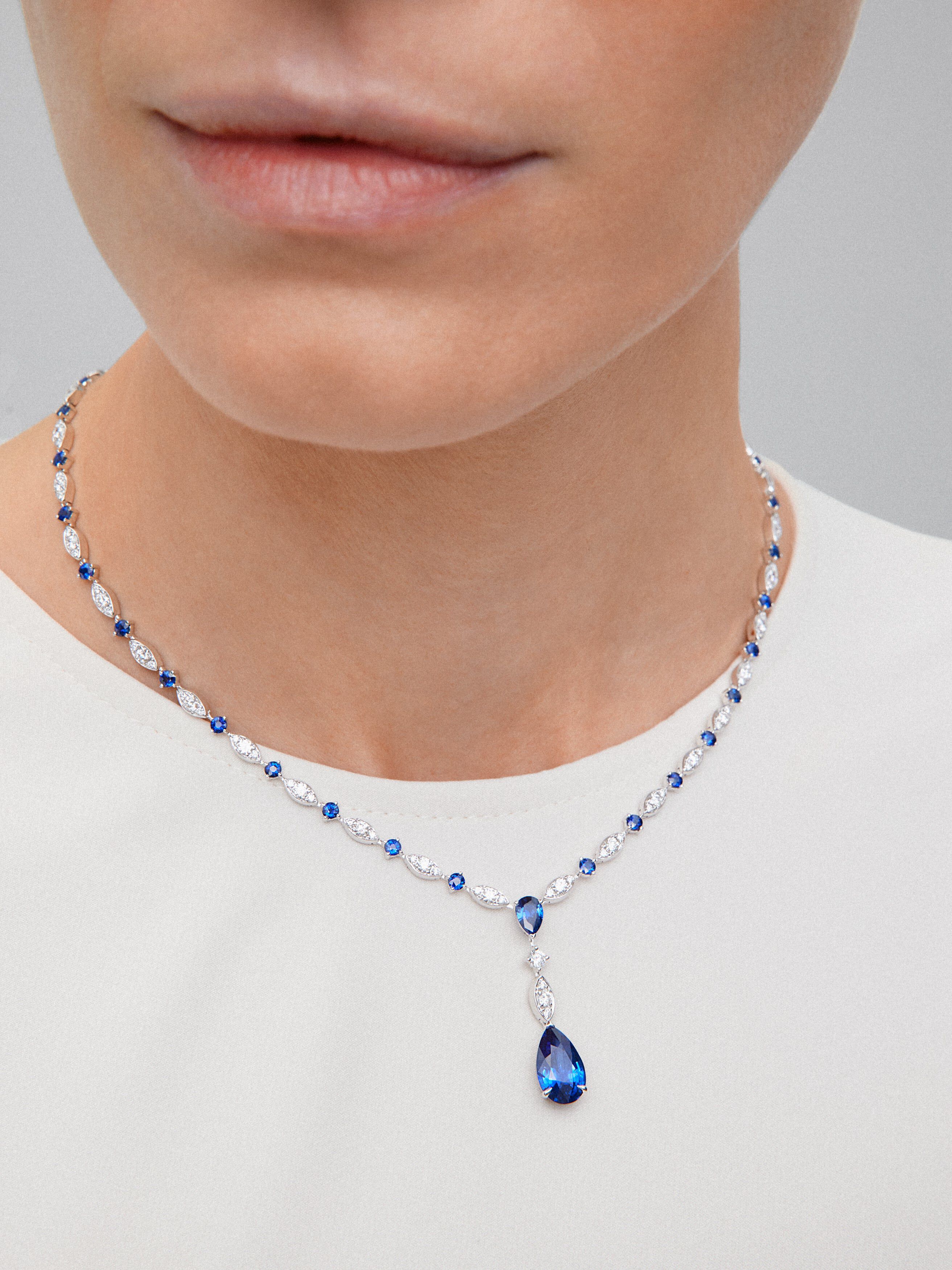Blue sapphire necklace white gold discount