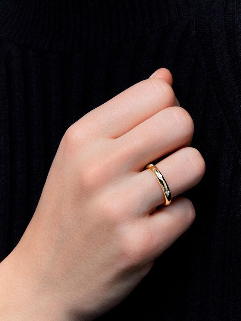 18K Yellow Gold Wedding Alliance ring with diamonds image number 3