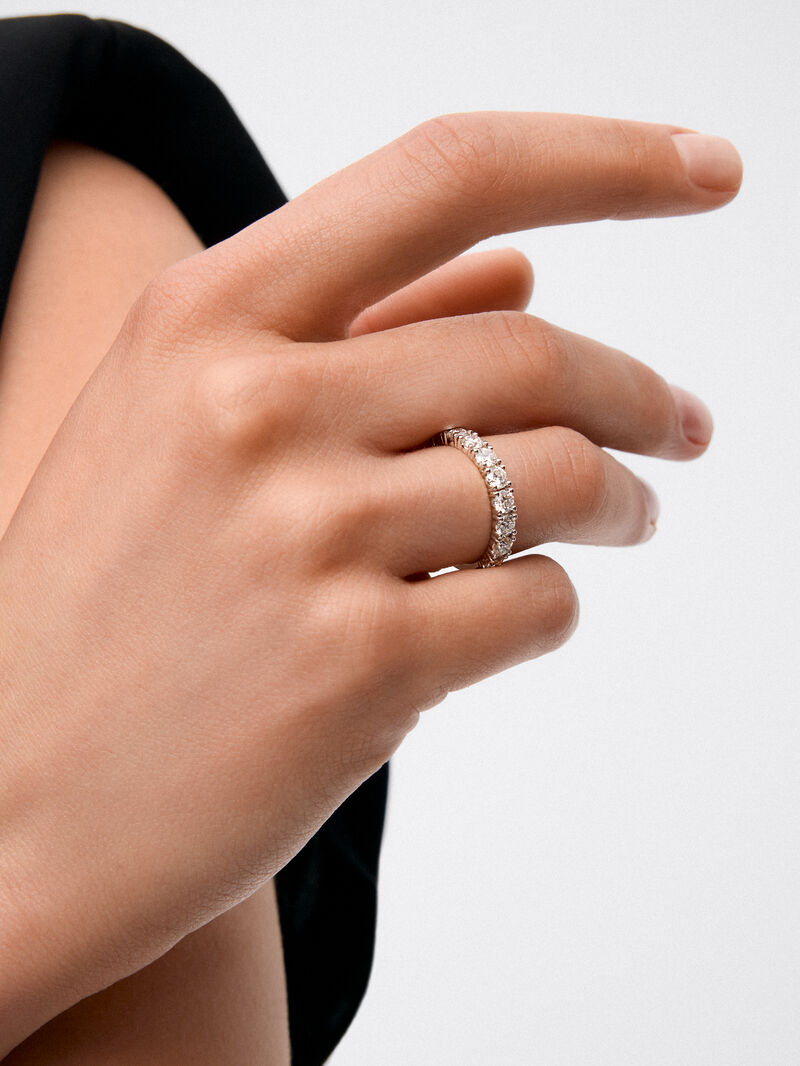 18K white gold engagement ring with 1.2 ct brilliant cut diamonds image number 5