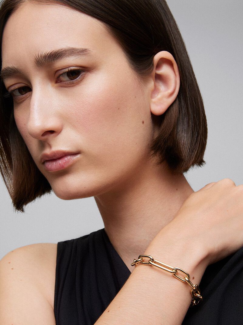 Large link bracelet in 18K yellow gold image number 1