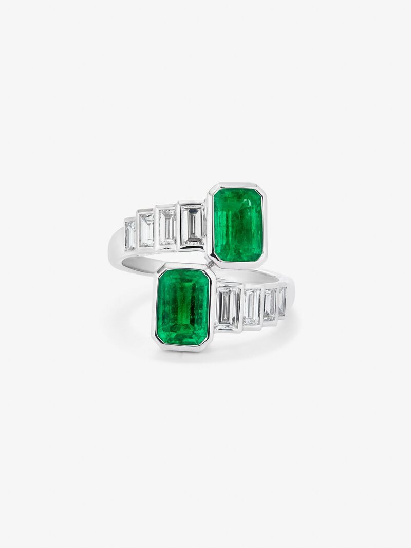 You and me ring in 18K white gold with 2 octagonal-cut green emeralds with a total of 2.71 cts and 8 baguette-cut diamonds with a total of 1.08 cts image number 2