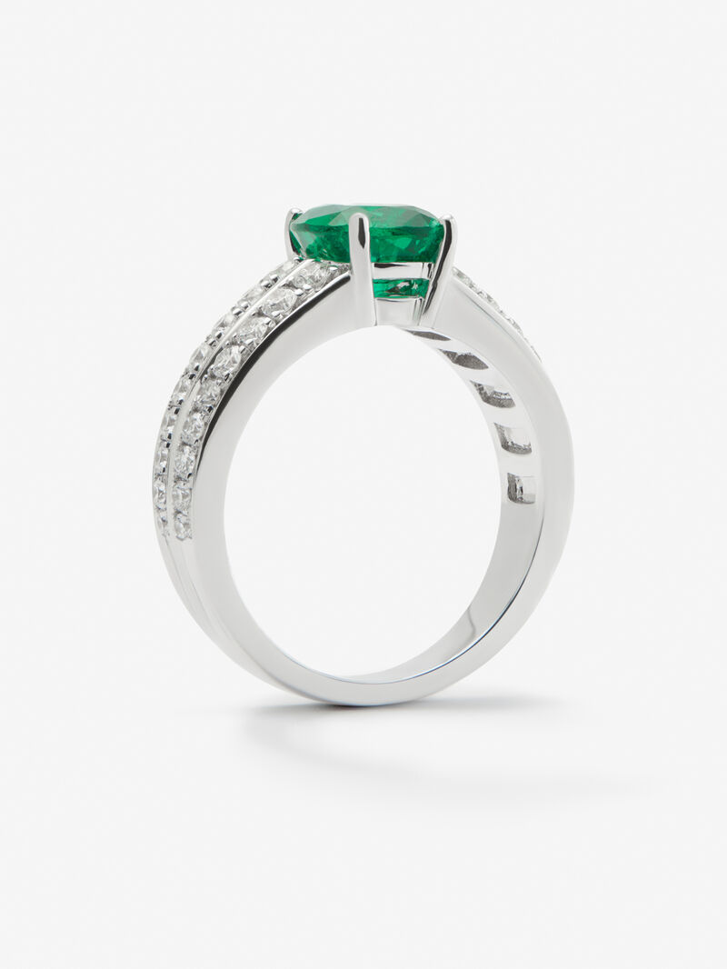 18K white gold ring with cushion-cut emerald of 1,563 cts and 36 brilliant-cut diamonds with a total of 0.64 cts image number 2