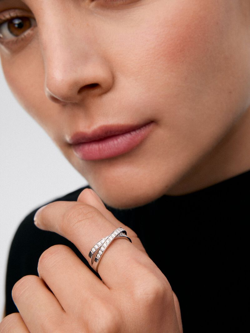 18K white gold cross ring with 30 brilliant-cut diamonds with a total of 0.48 cts image number 3
