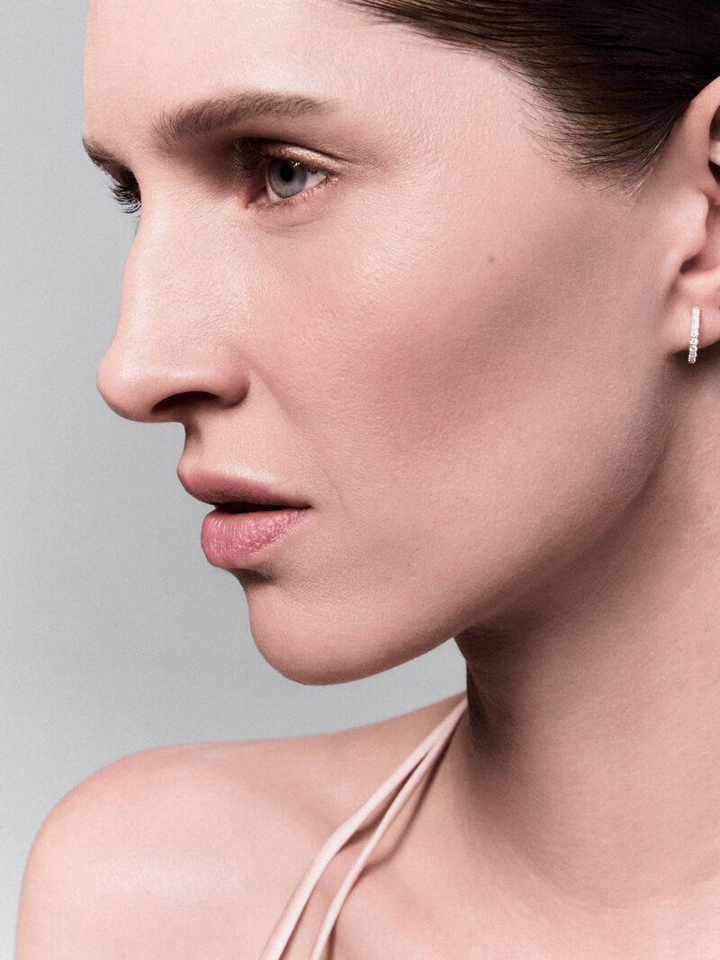 18K white gold earrings with 18 brilliant-cut diamonds with a total of 0.26 cts image number 2