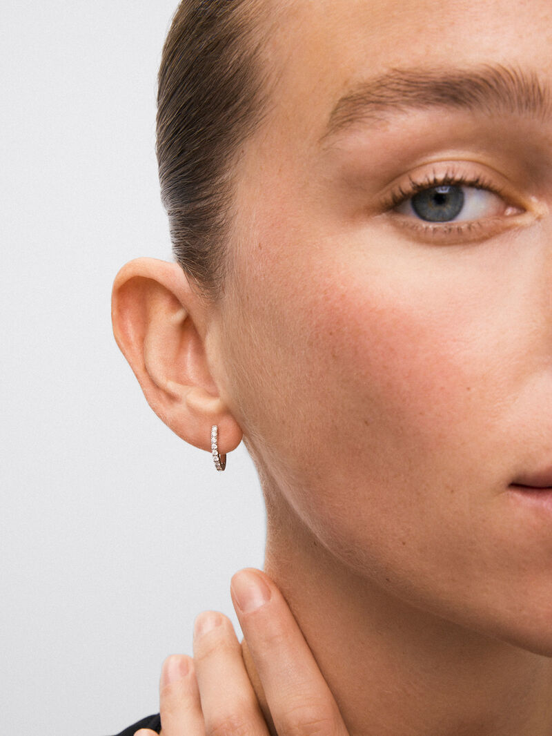 18K white gold earrings with 18 brilliant-cut diamonds with a total of 0.26 cts image number 3